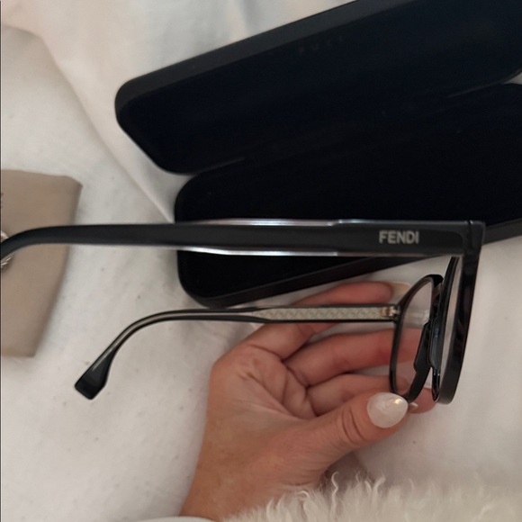 Fendi Elegant Black Eyewear - Picture 7 of 9